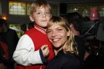 Amsterdam 20 juni 2016
Boekpresentatie Isa Hoes en Vlinder Kmaerling in het blauwe theehuis in het vondelpark. Medina Schuurman met zoon