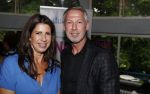 Amsterdam 20 juni 2016
Boekpresentatie Isa Hoes en Vlinder Kmaerling in het blauwe theehuis in het vondelpark. Isa met broer Onno Hoes