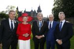 Haarzuilens 22 juni 2016
Haringparty op kasteel Haarzuilens. Mary Rost Onnes Burgemeester Jan v Zanen en Pieter v Vollenhoven