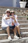 ibiza 27 juni 2016
Sonja Bakker met man Jan Reus en zoon Bram bij cala Bassa. Ze rijden in een VW kever cabrio.