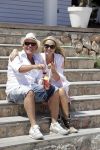 ibiza 27 juni 2016
Sonja Bakker met man Jan Reus en zoon Bram bij cala Bassa. Ze rijden in een VW kever cabrio.
