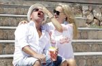 ibiza 27 juni 2016
Sonja Bakker met man Jan Reus en zoon Bram bij cala Bassa. Ze rijden in een VW kever cabrio.