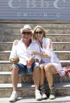 ibiza 27 juni 2016
Sonja Bakker met man Jan Reus en zoon Bram bij cala Bassa. Ze rijden in een VW kever cabrio.