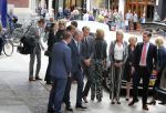 Den Bosch 123 juni 2018
Afscheidsdienst / begrafenis moeder Albert Verlinde . Onno Hoes draagt mede de kist.