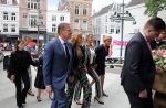 Den Bosch 123 juni 2018
Afscheidsdienst / begrafenis moeder Albert Verlinde . Onno Hoes draagt mede de kist.