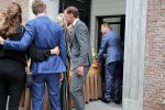 Den Bosch 123 juni 2018
Afscheidsdienst / begrafenis moeder Albert Verlinde . Onno Hoes draagt mede de kist.
