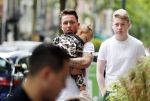 Amsterdam 16 juni 2018
Djarno Hofland met dochtertje op de cornelis schuytstraat