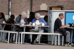 Amsterdam 19 juni 2018
Frits Bolkestein met zijn vrouw Femke Boersma op terras en op de utrechtsestraat.