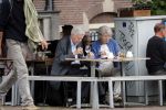 Amsterdam 19 juni 2018
Frits Bolkestein met zijn vrouw Femke Boersma op terras en op de utrechtsestraat.