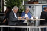 Amsterdam 19 juni 2018
Frits Bolkestein met zijn vrouw Femke Boersma op terras en op de utrechtsestraat.