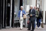 Amsterdam 19 juni 2018
Frits Bolkestein met zijn vrouw Femke Boersma op terras en op de utrechtsestraat.