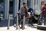 Amsterdam 20 juni 2018
Halina Reijn vertrekt met fiets na bezoek aan Lassus tandartsen.