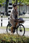 Amsterdam 20 juni 2018
Halina Reijn vertrekt met fiets na bezoek aan Lassus tandartsen.