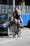 Amsterdam 20 juni 2018
Halina Reijn vertrekt met fiets na bezoek aan Lassus tandartsen.