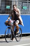 Amsterdam 20 juni 2018
Halina Reijn vertrekt met fiets na bezoek aan Lassus tandartsen.