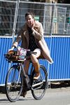 Amsterdam 20 juni 2018
Halina Reijn vertrekt met fiets na bezoek aan Lassus tandartsen.