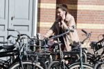 Amsterdam 20 juni 2018
Halina Reijn vertrekt met fiets na bezoek aan Lassus tandartsen.