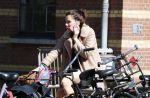 Amsterdam 20 juni 2018
Halina Reijn vertrekt met fiets na bezoek aan Lassus tandartsen.