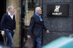 Amsterdam 16 juni 2018
De partner van Joop Braakhekke Wim met een kennis op de pc hooftstraat.