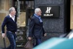 Amsterdam 16 juni 2018
De partner van Joop Braakhekke Wim met een kennis op de pc hooftstraat.
