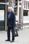 Amsterdam 20 juni 2018
Joop v Zijl op straat in Amsterdam zuid.