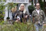 Amsterdam 23 april 2018
Judith Osborn met (een) vriend op straat en op terras bij George in Amsterdam zuid.