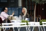 Amsterdam 23 april 2018
Judith Osborn met (een) vriend op straat en op terras bij George in Amsterdam zuid.