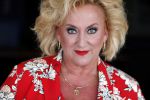 Muiden 18 juni 2018
UITREIKING COSMOQUEEN AWARD 2018 AAN KARIN BLOEMEN EN MARJOLEIN DE JONG door Anita Witzier.