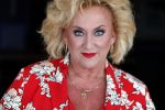 Muiden 18 juni 2018
UITREIKING COSMOQUEEN AWARD 2018 AAN KARIN BLOEMEN EN MARJOLEIN DE JONG door Anita Witzier.