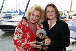 Muiden 18 juni 2018
UITREIKING COSMOQUEEN AWARD 2018 AAN KARIN BLOEMEN EN MARJOLEIN DE JONG door Anita Witzier.