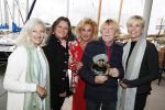 Muiden 18 juni 2018
UITREIKING COSMOQUEEN AWARD 2018 AAN KARIN BLOEMEN EN MARJOLEIN DE JONG door Anita Witzier.