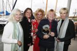 Muiden 18 juni 2018
UITREIKING COSMOQUEEN AWARD 2018 AAN KARIN BLOEMEN EN MARJOLEIN DE JONG door Anita Witzier.