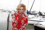 Muiden 18 juni 2018
UITREIKING COSMOQUEEN AWARD 2018 AAN KARIN BLOEMEN EN MARJOLEIN DE JONG door Anita Witzier.