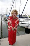 Muiden 18 juni 2018
UITREIKING COSMOQUEEN AWARD 2018 AAN KARIN BLOEMEN EN MARJOLEIN DE JONG door Anita Witzier.