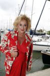 Muiden 18 juni 2018
UITREIKING COSMOQUEEN AWARD 2018 AAN KARIN BLOEMEN EN MARJOLEIN DE JONG door Anita Witzier.
