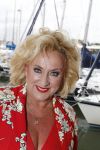 Muiden 18 juni 2018
UITREIKING COSMOQUEEN AWARD 2018 AAN KARIN BLOEMEN EN MARJOLEIN DE JONG door Anita Witzier.