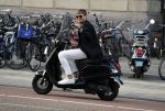 Amsterdam 11 juni 2018
Tim Douwsma op de scooter in het centrum van Amsterdam.