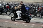 Amsterdam 11 juni 2018
Tim Douwsma op de scooter in het centrum van Amsterdam.