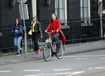 Amsterdam 15 juni 2019
Adelheid Roossen rijdt op haar fiets door het rood stoplicht.