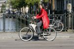 Amsterdam 15 juni 2019
Adelheid Roossen rijdt op haar fiets door het rood stoplicht.