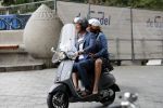 Amsterdam 1 juli 2019
Astrid Joosten met haar nieuwe vriend Rob Peters . Ze vertrokken van het delamar theater (johan Kaartprijs) met hun vespa scooter richting huis.