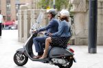 Amsterdam 1 juli 2019
Astrid Joosten met haar nieuwe vriend Rob Peters . Ze vertrokken van het delamar theater (johan Kaartprijs) met hun vespa scooter richting huis.