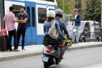 Amsterdam 1 juli 2019
Astrid Joosten met haar nieuwe vriend Rob Peters . Ze vertrokken van het delamar theater (johan Kaartprijs) met hun vespa scooter richting huis.