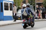 Amsterdam 1 juli 2019
Astrid Joosten met haar nieuwe vriend Rob Peters . Ze vertrokken van het delamar theater (johan Kaartprijs) met hun vespa scooter richting huis.