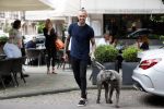 Amsterdam 27 juni 2019
Dave Roelvink met zijn auto ( Dave heeft zijn rijbewijs terug) en hond op de cornelis schuytstraat.