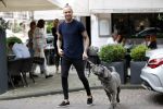 Amsterdam 27 juni 2019
Dave Roelvink met zijn auto ( Dave heeft zijn rijbewijs terug) en hond op de cornelis schuytstraat.