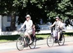 Amsterdam 29 juni 2019
Eddy habbema met vrouw en kleindochter op de fiets.