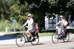 Amsterdam 29 juni 2019
Eddy habbema met vrouw en kleindochter op de fiets.