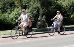 Amsterdam 29 juni 2019
Eddy habbema met vrouw en kleindochter op de fiets.