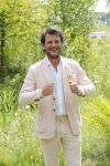 Kraggenburg 22 juni 2019
Katja Schuurman en haar kersverse man Freek v Noortwijk zijn getrouwd en posseren uitgebreid voor de pers op landgoed Netl , de wildste tuin.